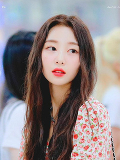 Yves (이브)