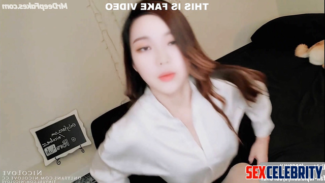 DeepFake Karina from aespa offers her pussy to fuck / 카리나 에스파 가짜 포르노