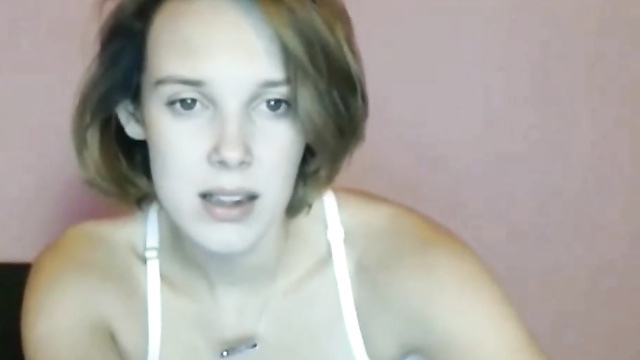 AI Millie Bobby Brown without makeup showed boobs to fans