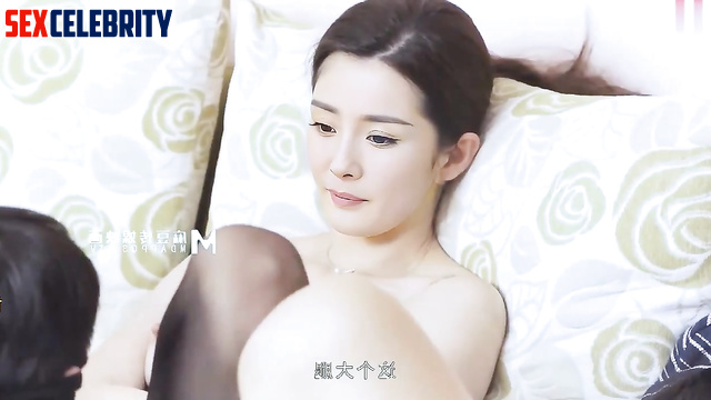 Yang Mi plays Chinese sex games (玩中国性游戏杨幂)