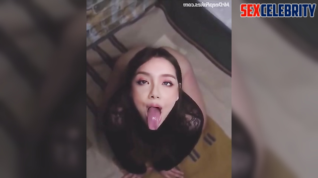 Mira Filzah shows sexy tongue