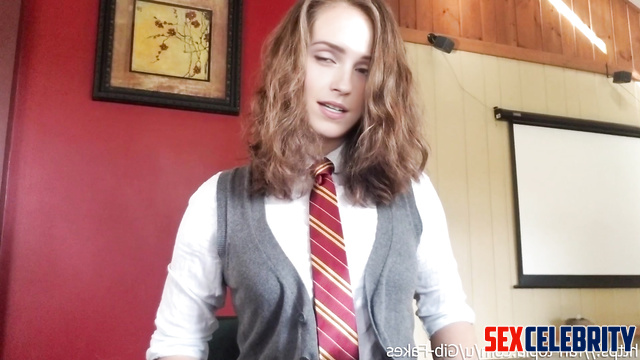 Hot babe Emma Watson teached muggles how to make blowjob [PREMIUM]