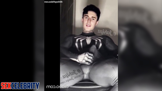 Hottest tatto guy Justin Bieber masturbated in super hero suit