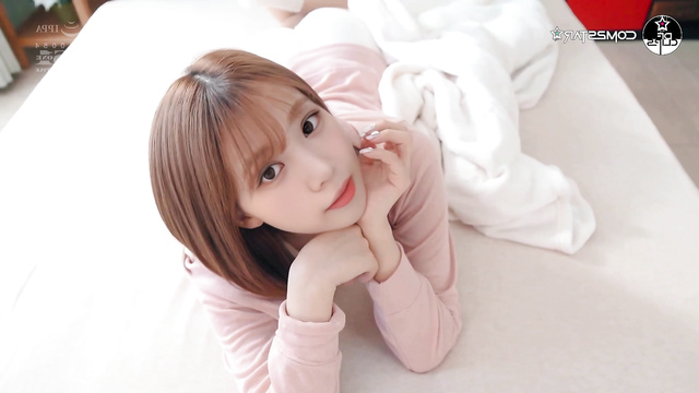 Chaewon helped her boyfriend cum in the early morning (딥페이크 채원) [PREMIUM]