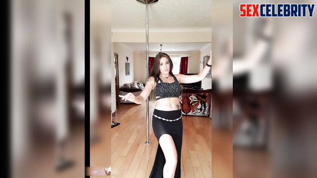 Face swap // Meghan Markle showing sexy body while dancing [PREMIUM]