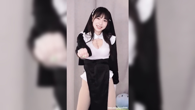 Deepfake, erotic dance of a lustful nun - Cyndi Wang (王心凌 假色情片)