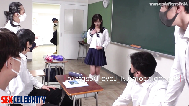 Dissolute schoolgirl Zhang Zifeng showed small tits, ai - 张子枫 假色情片