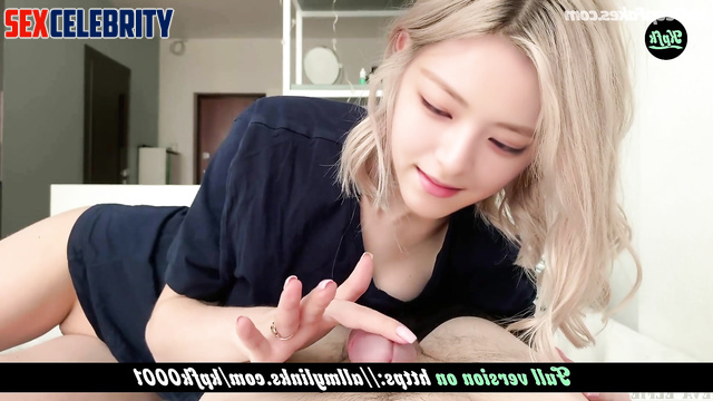 Korean blonde gently licks big cock - fake Yuna (신유나 있지)