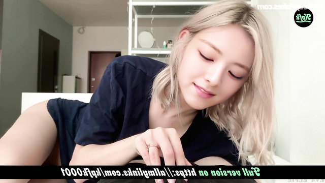 Korean blonde gently licks big cock - fake Yuna (신유나 있지)