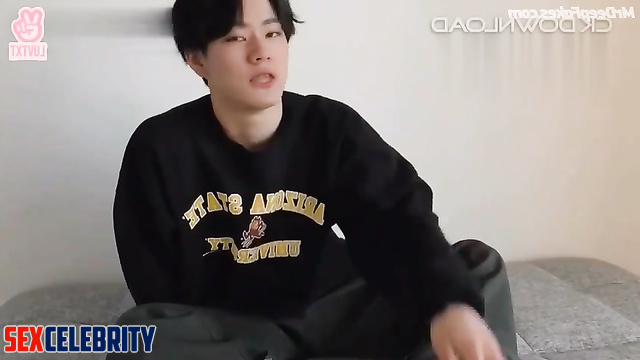 Nude Jungwon (엔하이픈) gives an interview and jerks off on camera