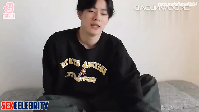 Nude Jungwon (엔하이픈) gives an interview and jerks off on camera