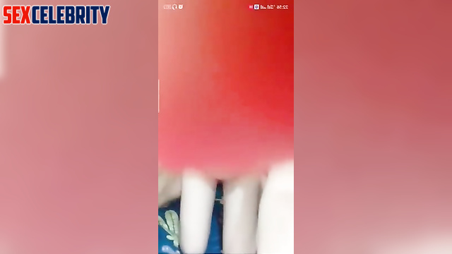 Sexy youtuber Snowbabyyx fucking during a stream - fakeapp