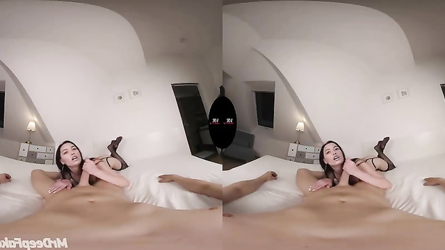 Fast handjob by sexy brunetty Jessica Biel - deepfake pov porn