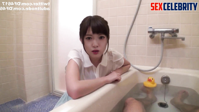 [乃木坂46 白石 麻衣 ポルノ] J-pop idol Mai Shiraishi give me a bathroom blowjob [PREMIUM]