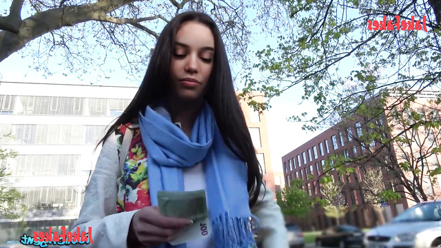 Blowjob on the street near her university - Jenna Ortega face swap