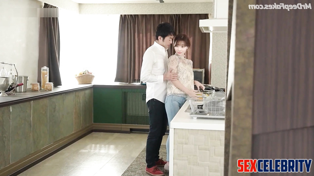 Husband wants to fuck her at the kitchen / Suzu Hirose (広瀬すず フェイクポルノ) ai