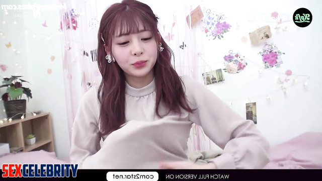 Huh Yunjin was very embarrassed when he touched her nipples 허윤진 르세라핌 A.I.