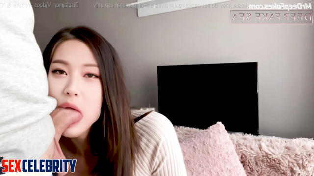 The curved penis fits perfectly in her mouth (지젤 에스파) Giselle real fake