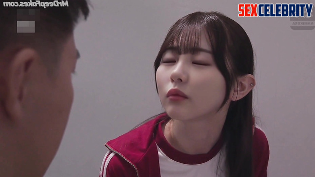 Teens enjoying oral sex in the locker room, ai Tanaka Miku 田中美久 性別