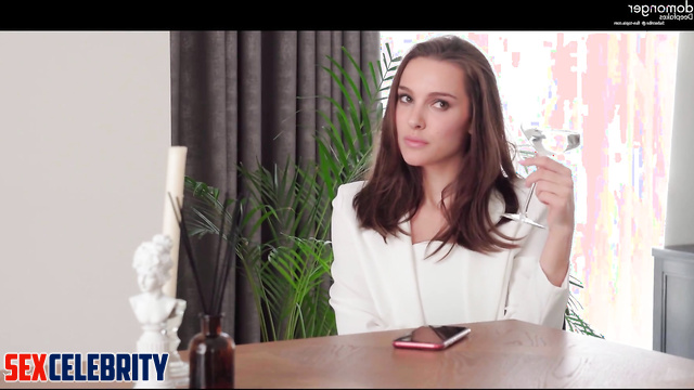 Beauty Natalie Portman was fucked by a sex toy (suddenly) - face swap