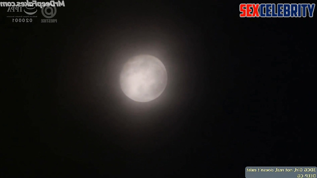 Fake Minju wanted to take a shower but he fucked her in mouth 김민주 아이즈원