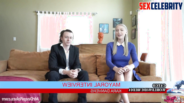 She is not shy about undressing in front of strangers, ai Melissa Benoist