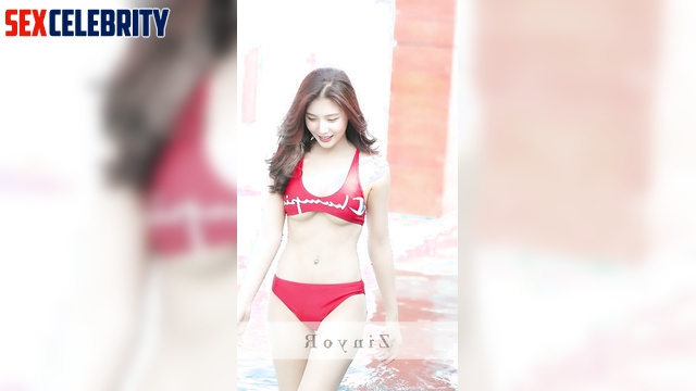 Red Velvet (레드벨벳) / Beautiful lady teasing - Joy 조이 스마트한 얼굴 변화