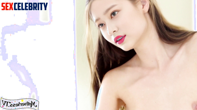 She undressed in the hope that you were looking at her, ai Minju 김민주 아이즈원