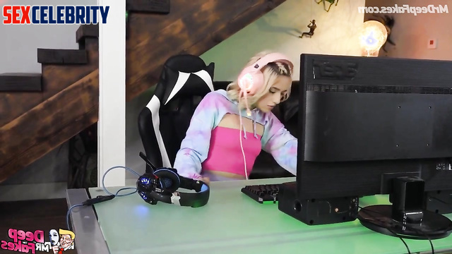 Fan asked to lick her pussy during a stream, Pokimane smart face change