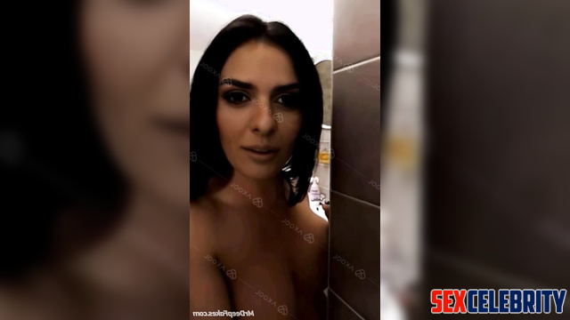 She wants to fuck you in the bathroom - Cuca Roseta solo fakeapp