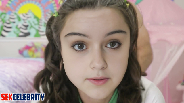 Slut with babyface asked you to fuck her hard - Ariel Winter pov fakeapp