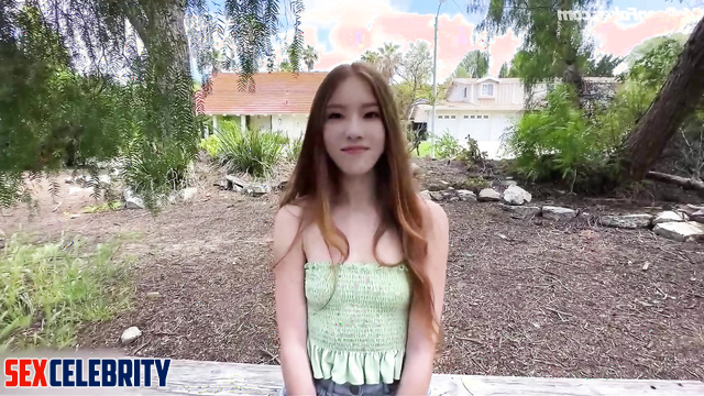 Korean star trusts you completely in bed, look / Taeyeon (태연 소녀시대)
