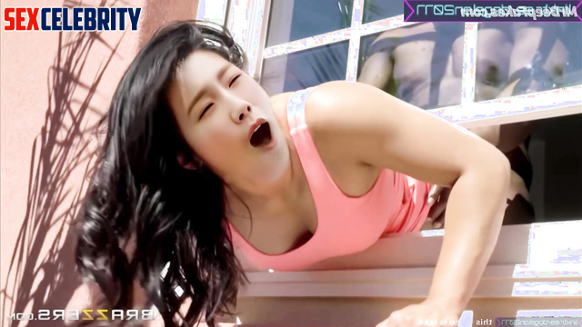 Taeyeon got stuck in the window and he took advantage of it, ai 태연 소녀시대