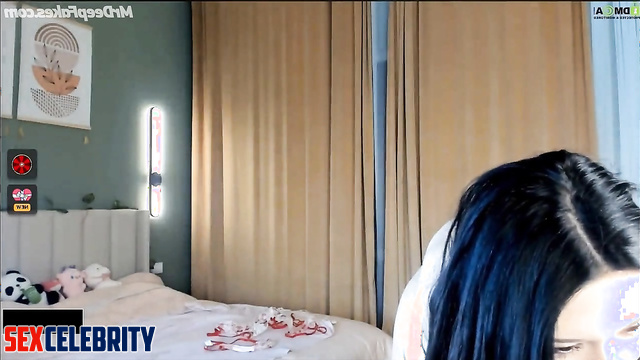 Naked and sweet Winter (윈터 에스파) dancing naked alone in the room, fakeapp