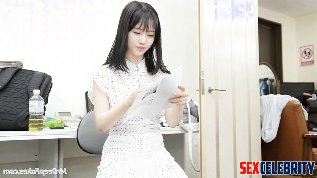 Young star Kazuha / 카즈하 르세라핌 agreed to help you in bed - deepfake erotic