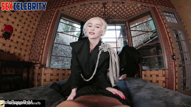 Boyfriend of Emilia Clarke gets the best from her sex goddess [vr porn]