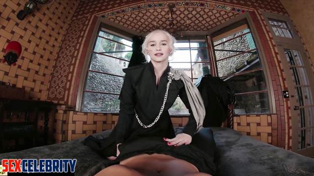 Boyfriend of Emilia Clarke gets the best from her sex goddess [vr porn]