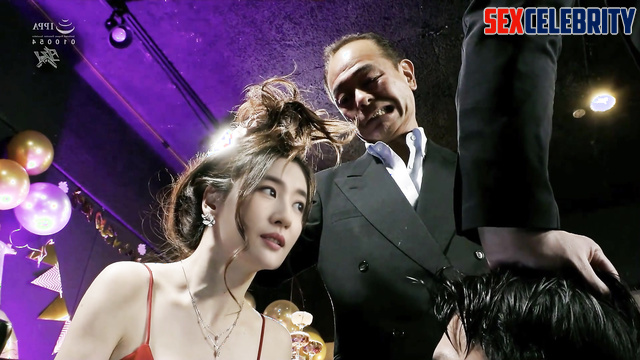 Rich daddy is rough with her in bed, look / Liu Yifei (刘亦菲 充满激情的性爱) A.I.