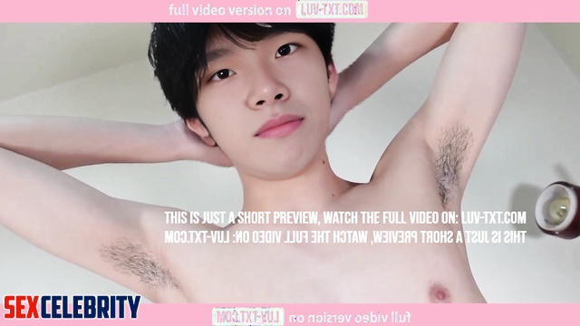 운학 보이넥스트도어 Woonhak from BOYNEXTDOOR is completely naked