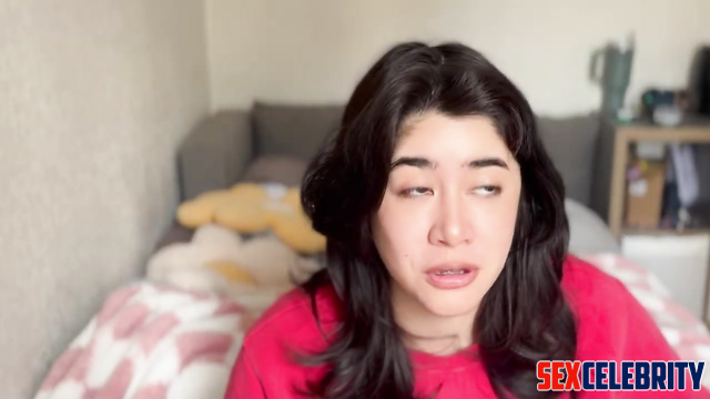 Elise Tran / Elise ASMR reviews her deepfakes