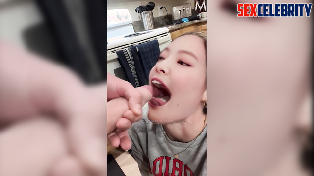 She is ready to eat your sperm after dinner, Jennie (제니 블랙핑크) face swap