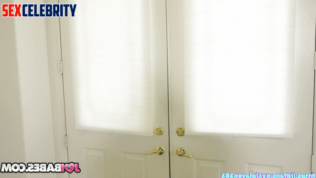 She masturbated in your private office, look (Scarlett Johansson fakeapp)