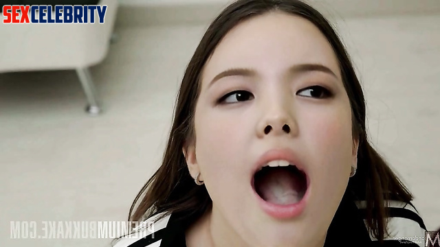 She agreed to do this for money (bukkake ai scenes with Nayeon) 나연 트와이스