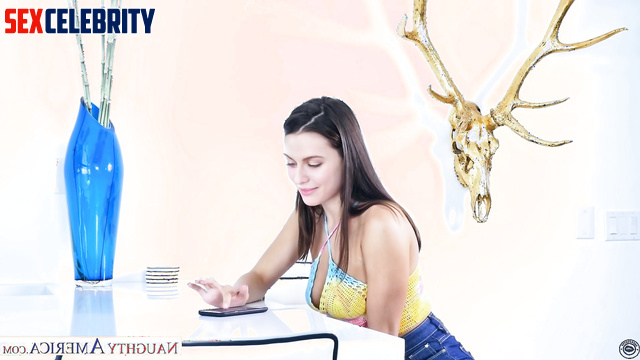 Beauty got cunni in golden high heels / Alexandra Daddario face swap