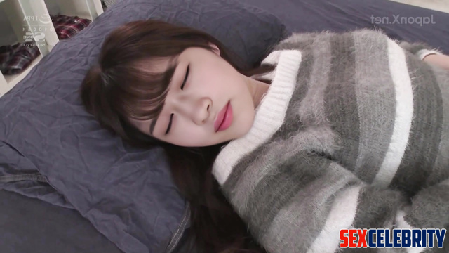 Your cock is so cute, she wanna play with him / Yujin (안유진 아이브 아이즈원) ai