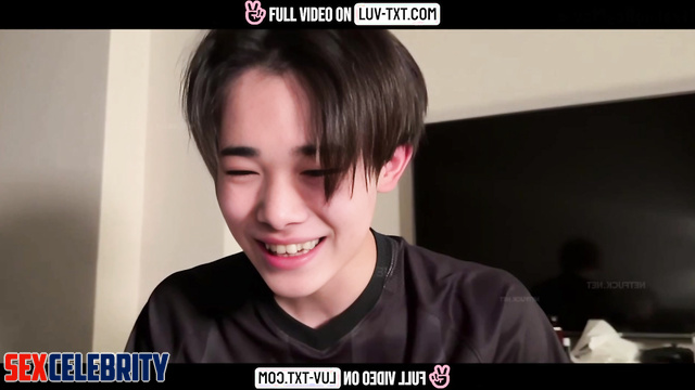 AI Niki ENHYPEN Jerking off a friend's dick 엔하이픈