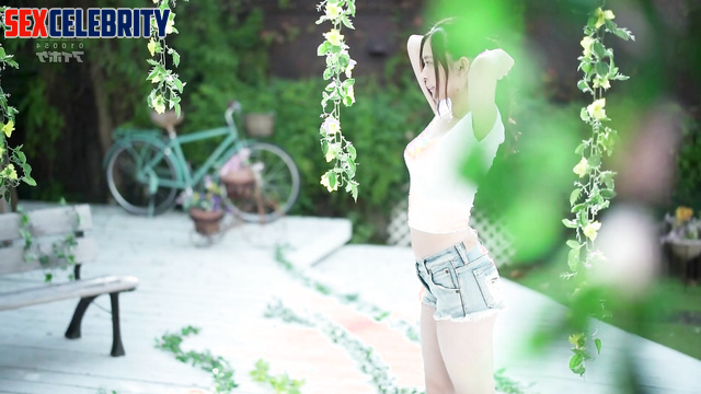 제니 블랙핑크 she is so modest and obedient in bed, Jennie real fake