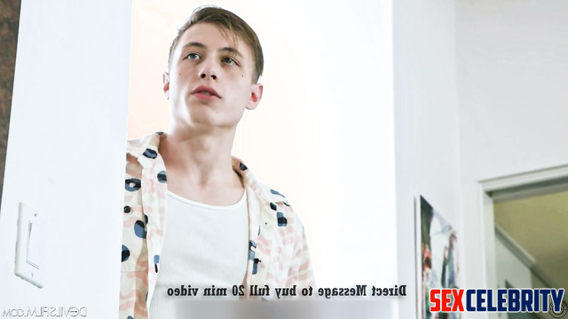 Scarlett Johansson was left alone with her stepson, look / real fake