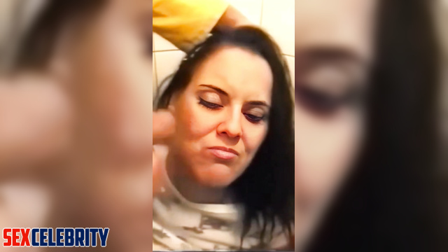 AI Amy Freeze gets a sprinkle facial