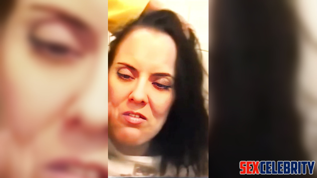 AI Amy Freeze gets a sprinkle facial